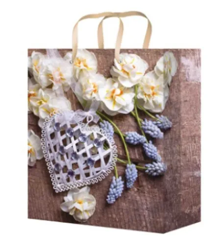 Пакет подарочный Сердце с нежными цветами (МL) 22х31х10 см