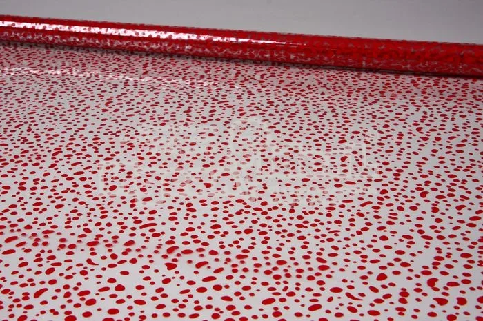 Пленка в рулоне цветная 70см х 0,24кг. Мошка (красн)