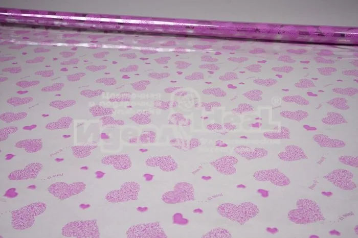 Пленка в рулоне цветная 70см х 0,24кг. Сердца Love is (сиреневый)