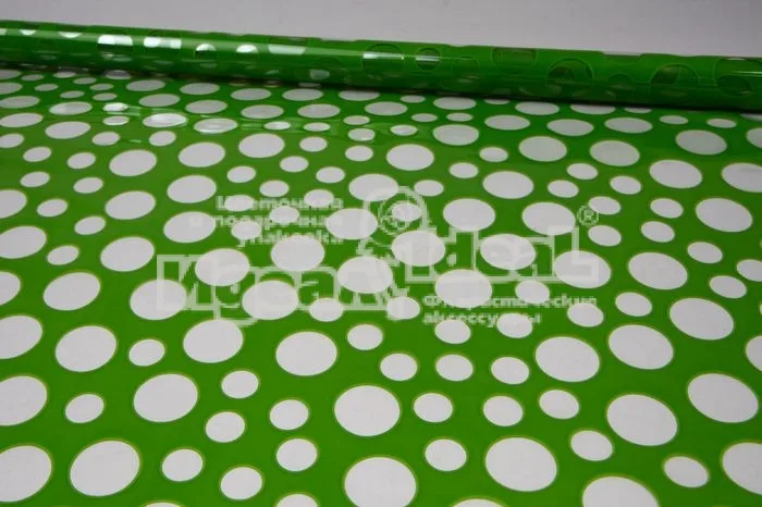 Пленка в рулоне цветная 70см х 0,24кг. Шары (салат)